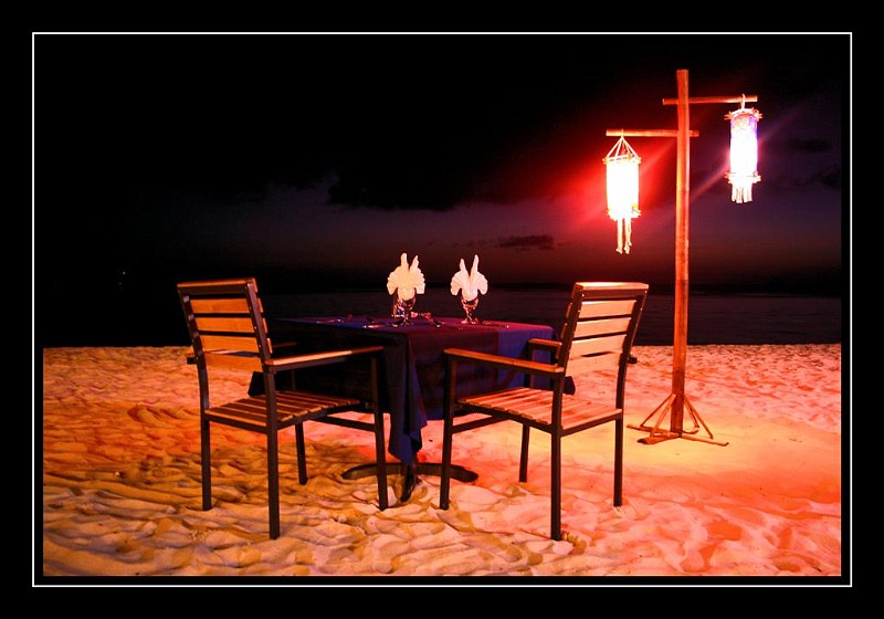 Dinner on the Beach.JPG